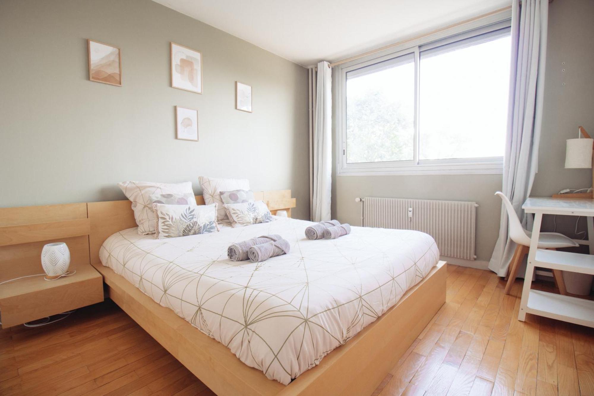 Appartement Spacieux Avec Balcon Bourg-en-Bresse Ngoại thất bức ảnh